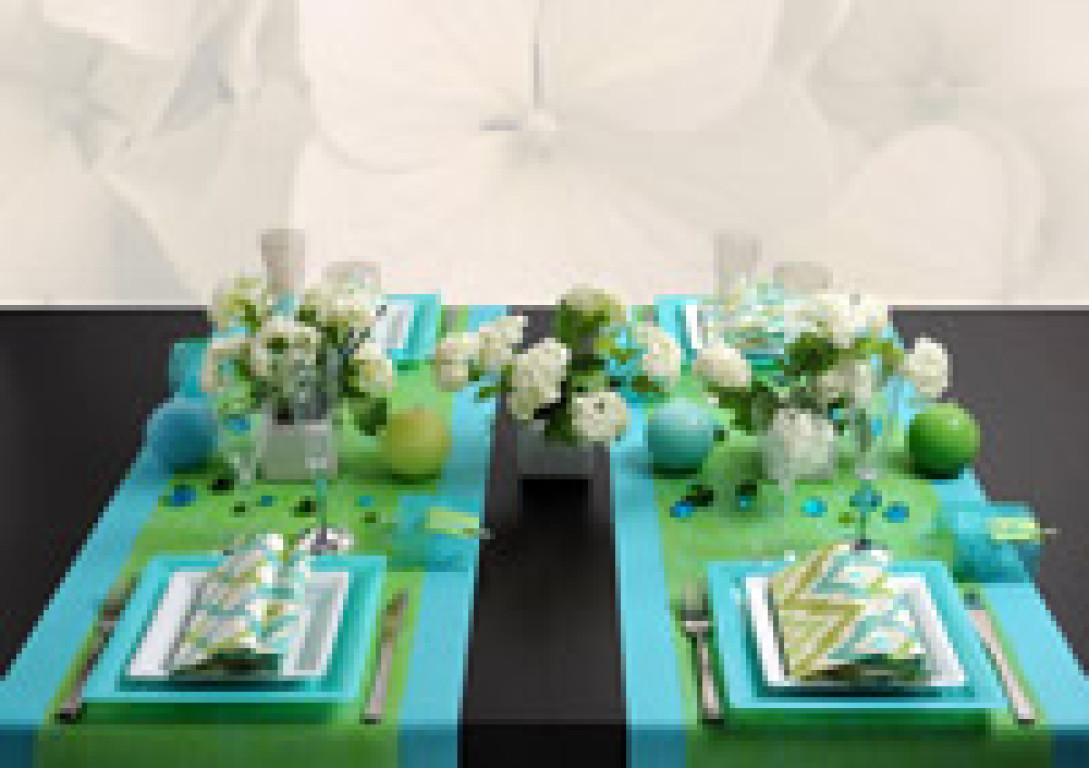 déco de table en bleu Turquoise et blanc  Table mariage bleu, Table  mariage bleu et blanc, Déco mariage bleu turquoise